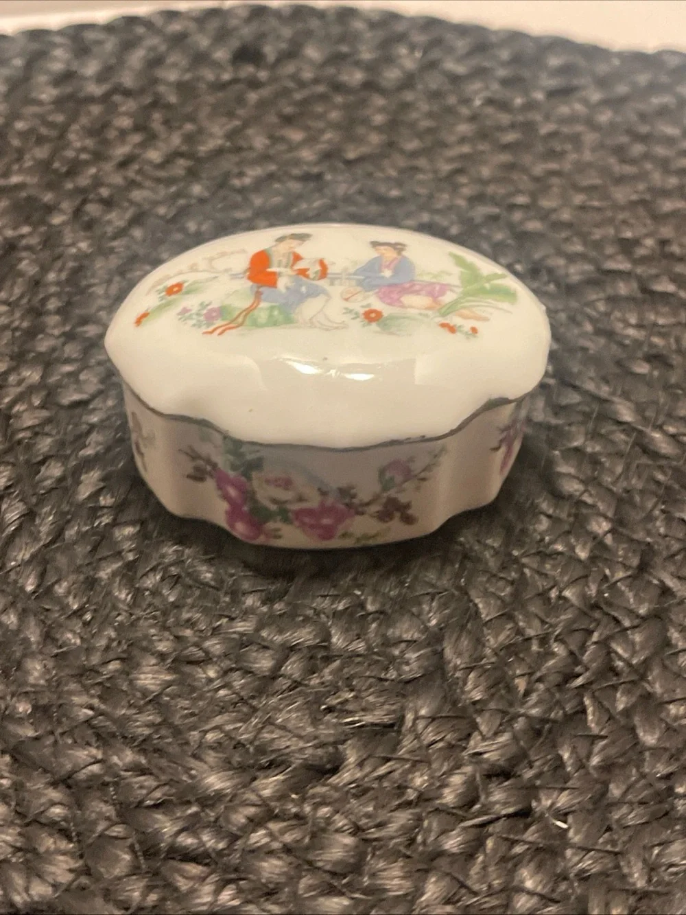 Vintage hand-Painted Chinese Porcelain Trinket Box in White with Floral